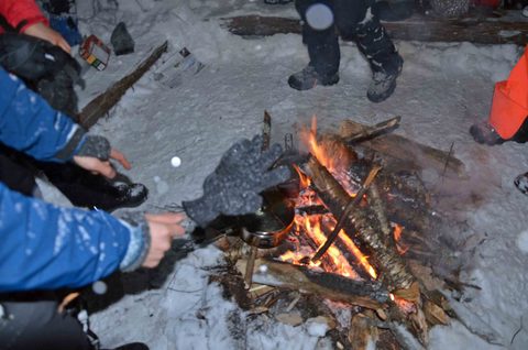 A fire is a useful tool for de-icing one's gloves