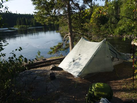 Now that's a nicely pitched Duplex. 19oz. Helps to keep the pack's base weight below 10 lbs. Dino photo