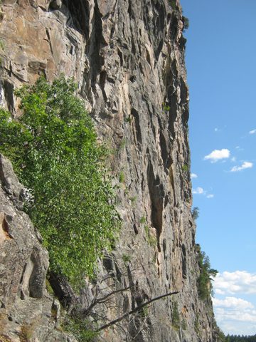 Photo from TREKKING WITH CHEV: Bon Echo's Abe’s and Essen’s Trail
